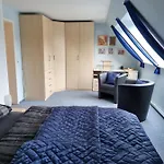 Haus Overbeck * شنيفردينغين
