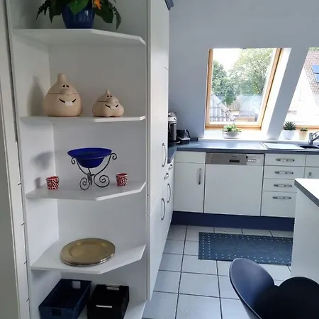 Haus Overbeck * شنيفردينغين